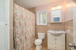 2nd bathroom