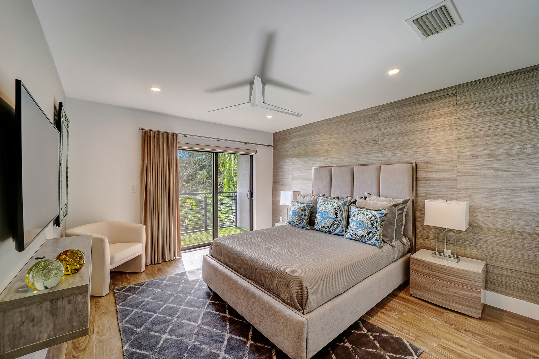 SE 1st Cir-025