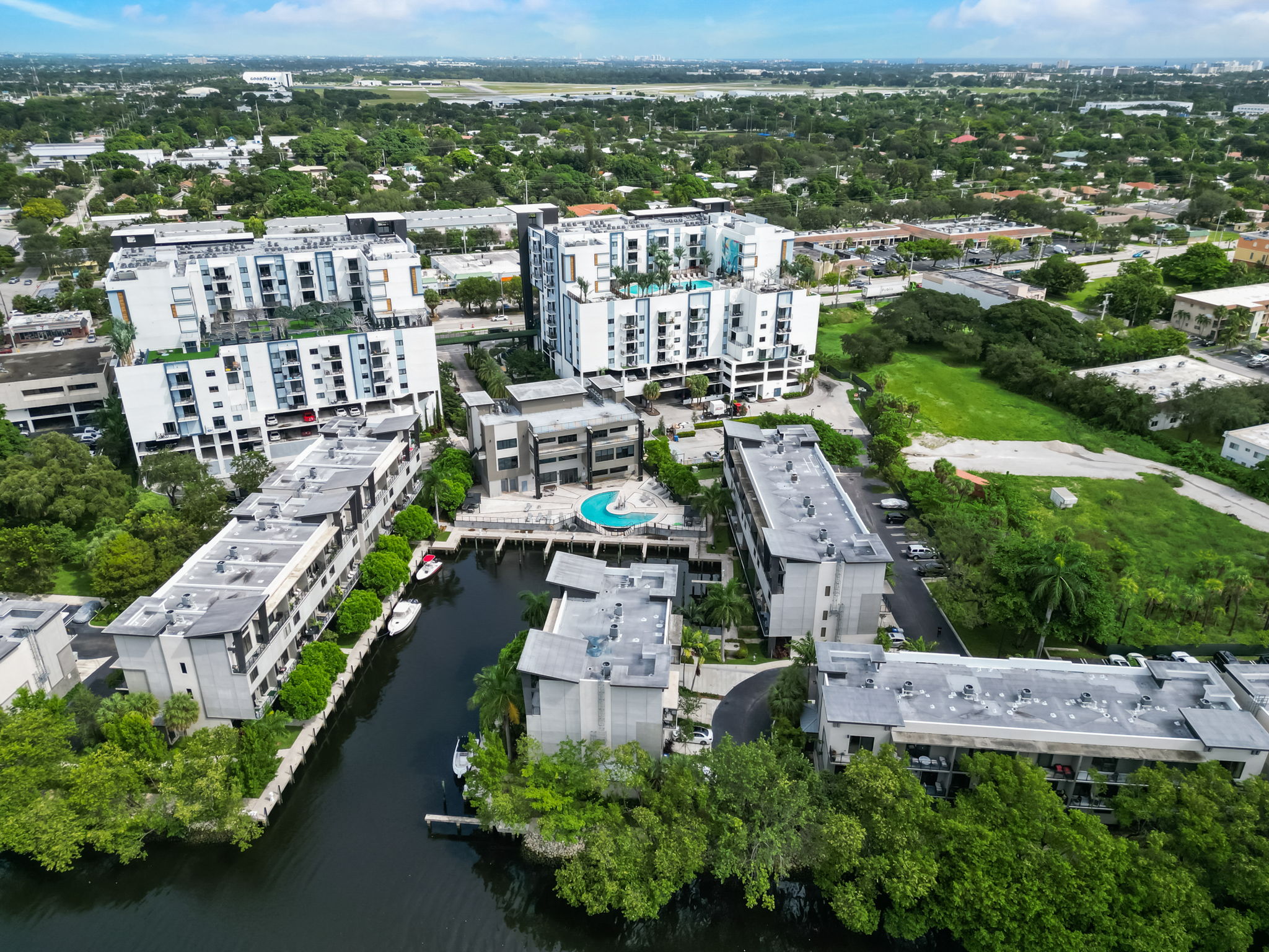 SE 1st Cir-082