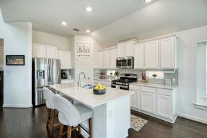 Kitchen/Breakfast Bar