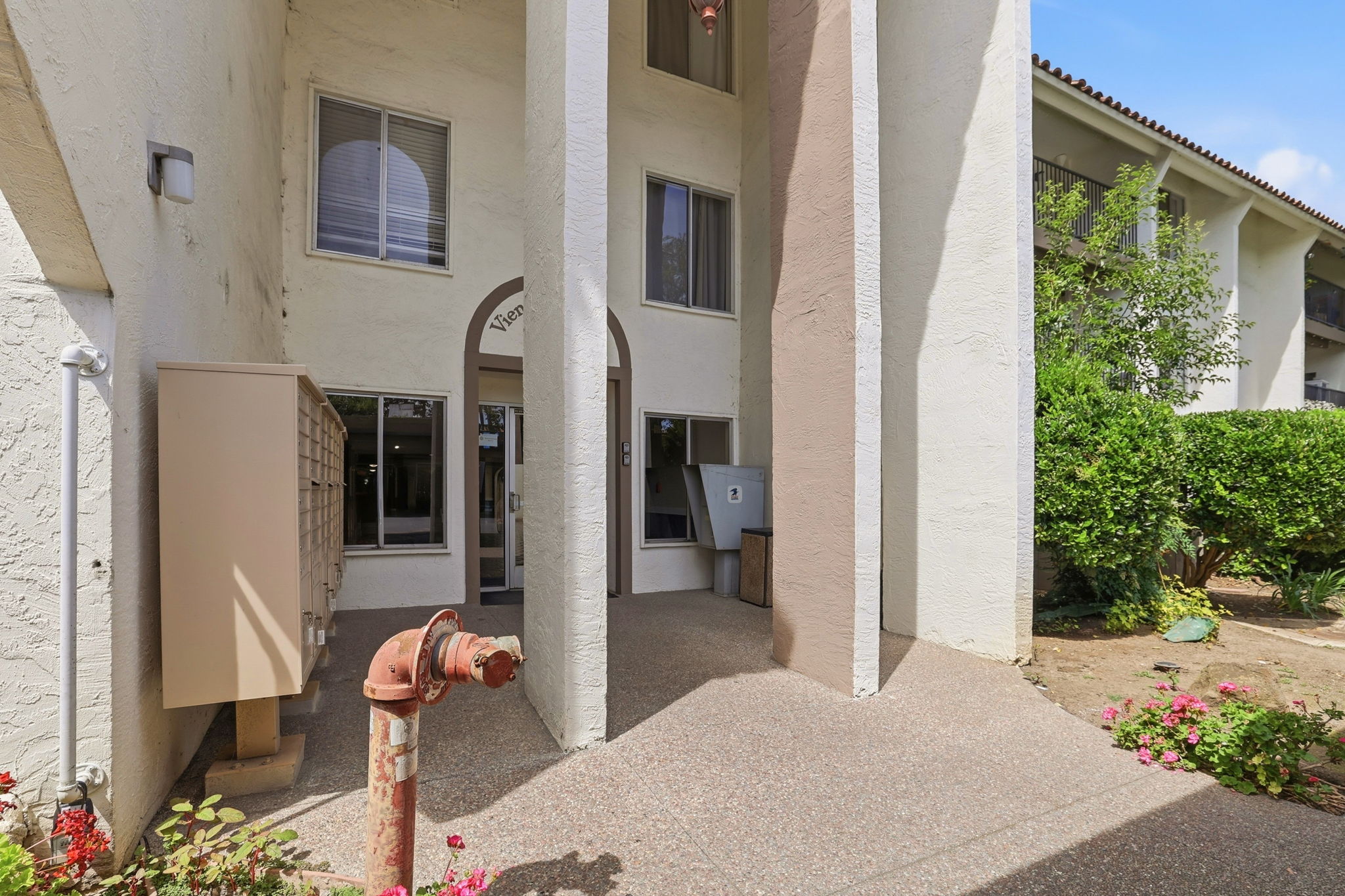 002_F8_1730 Halford Ave 247