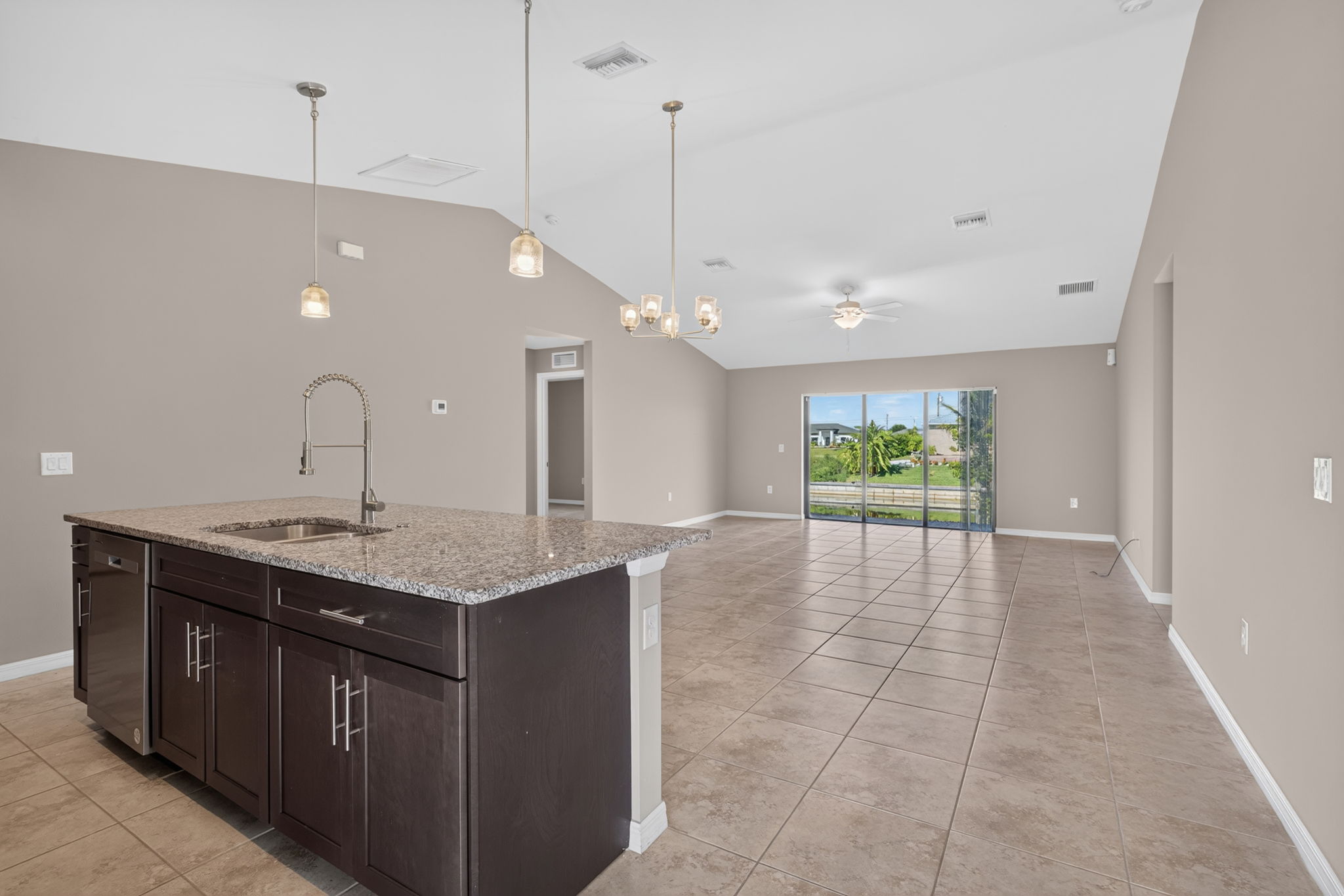 Kitchen 1 of 2