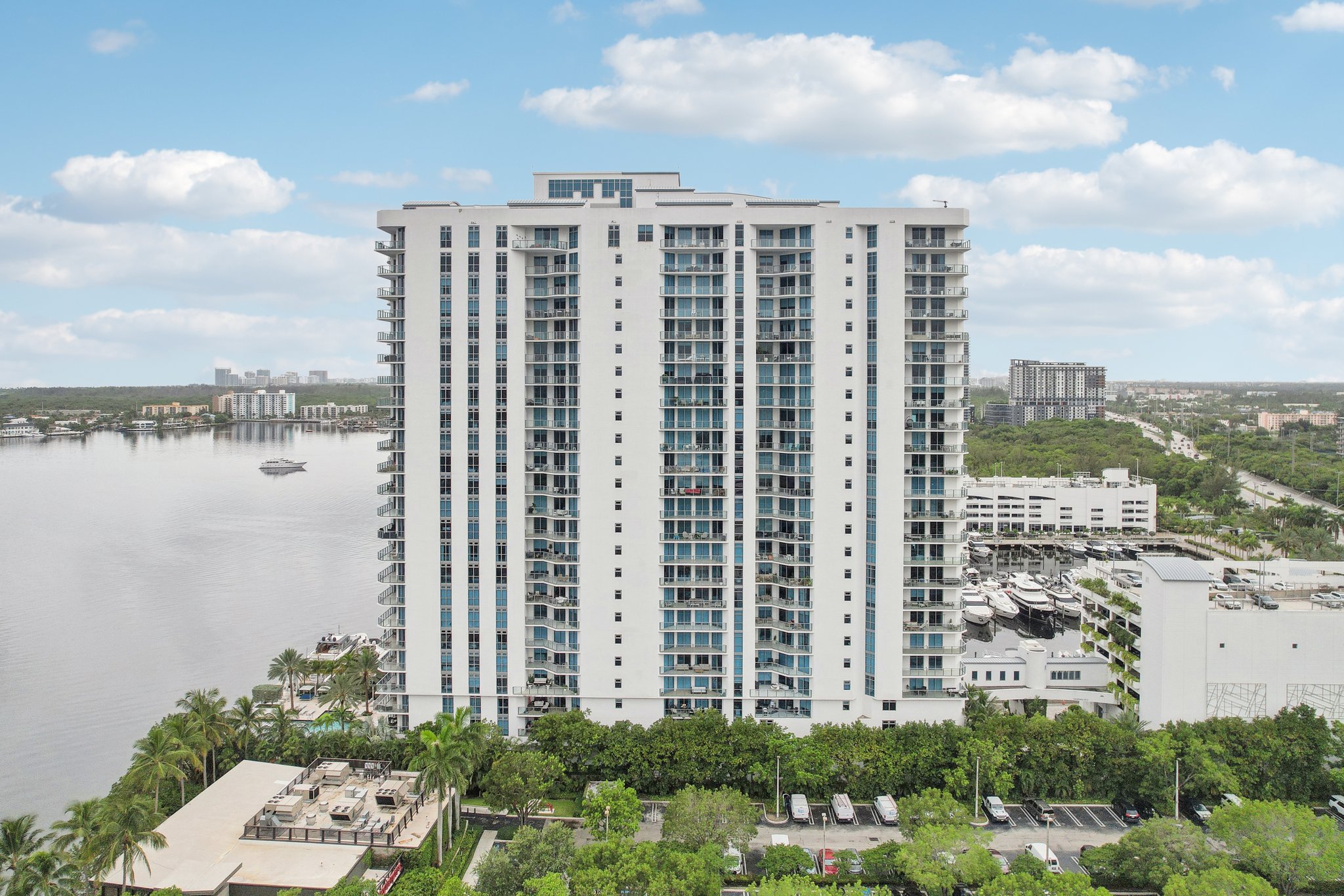 Biscayne Blvd LPH-6-042.jpg