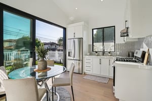 11th St-L2010-038.jpg