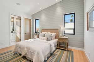 11th St-L2010-058.jpg