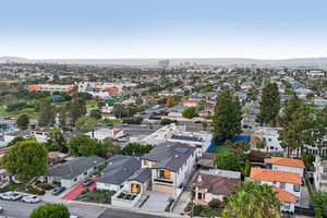 11th St-L2010-093.jpg