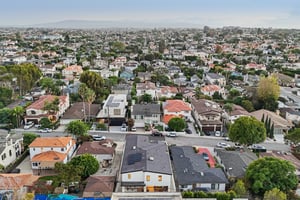 11th St-L2010-097.jpg
