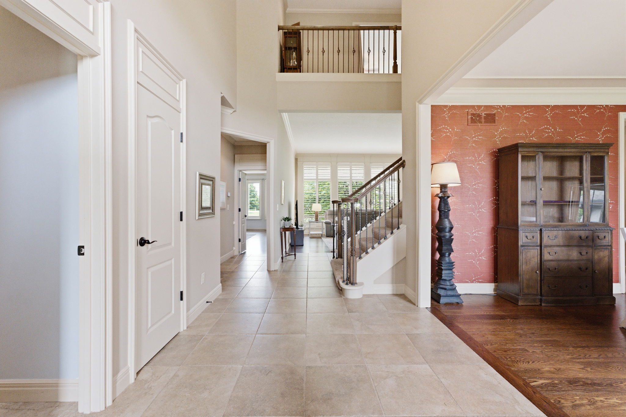 05 Entry Foyer 01