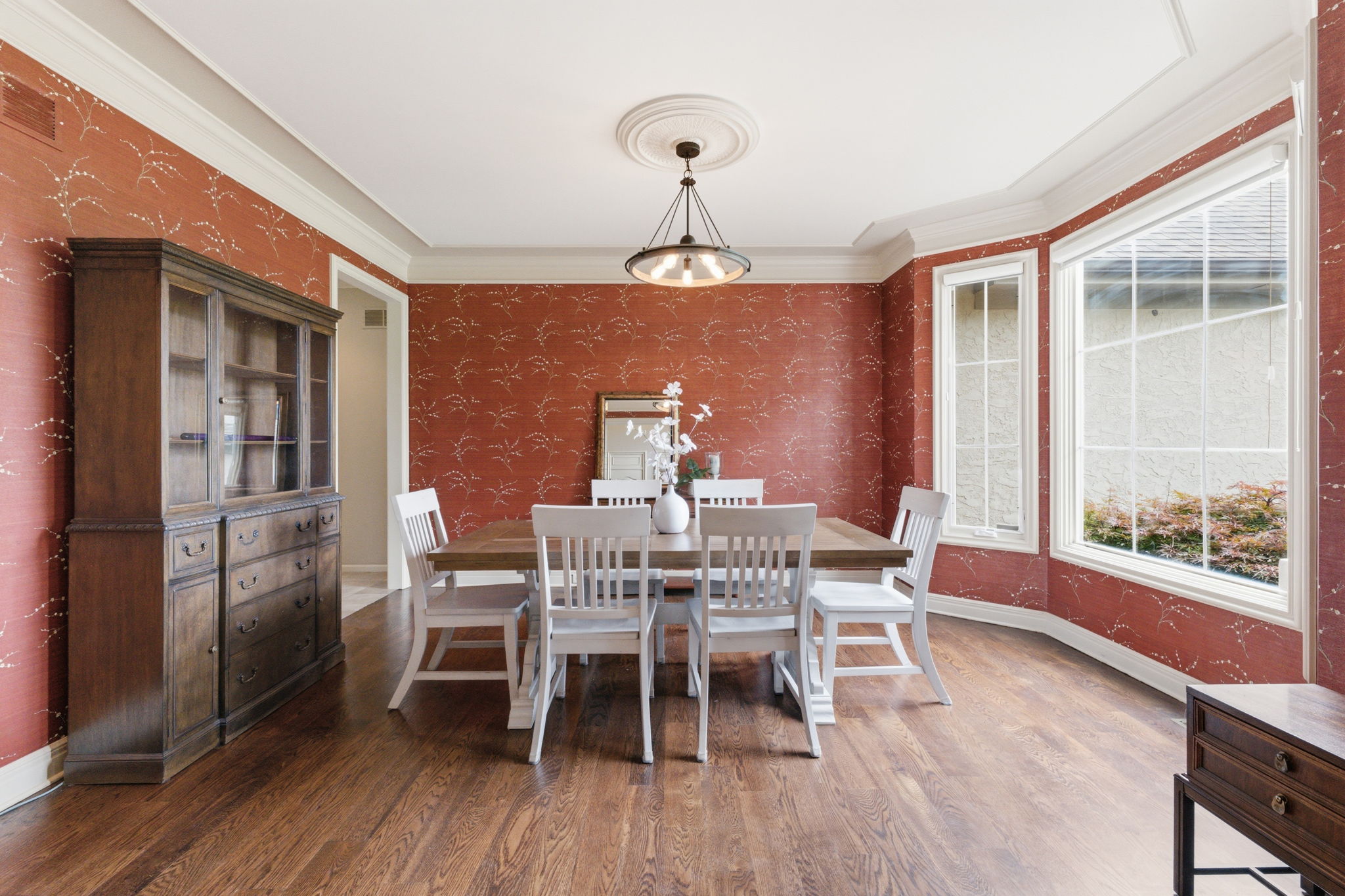 09 Dining Room 01