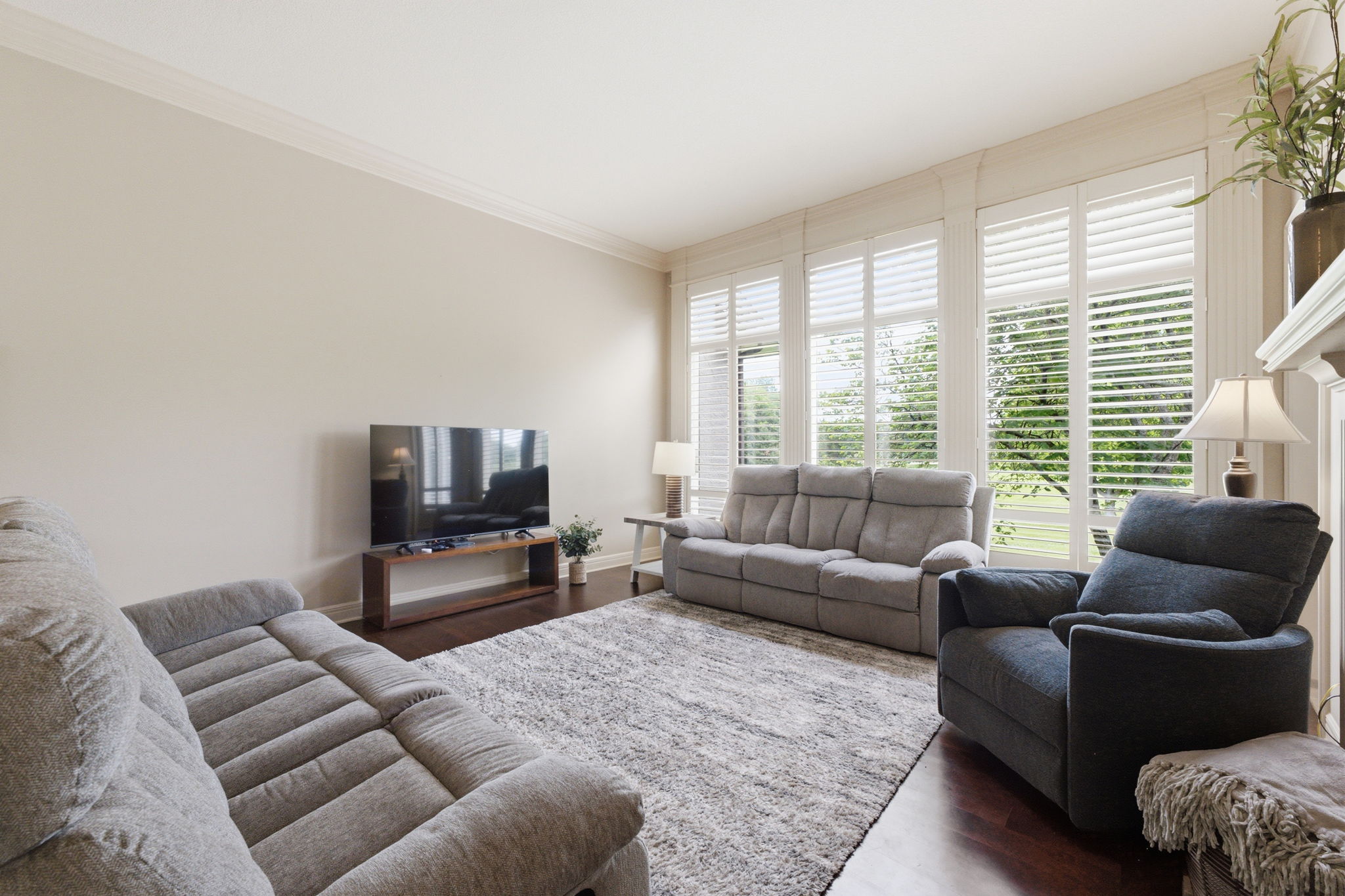 11 Living Room 01