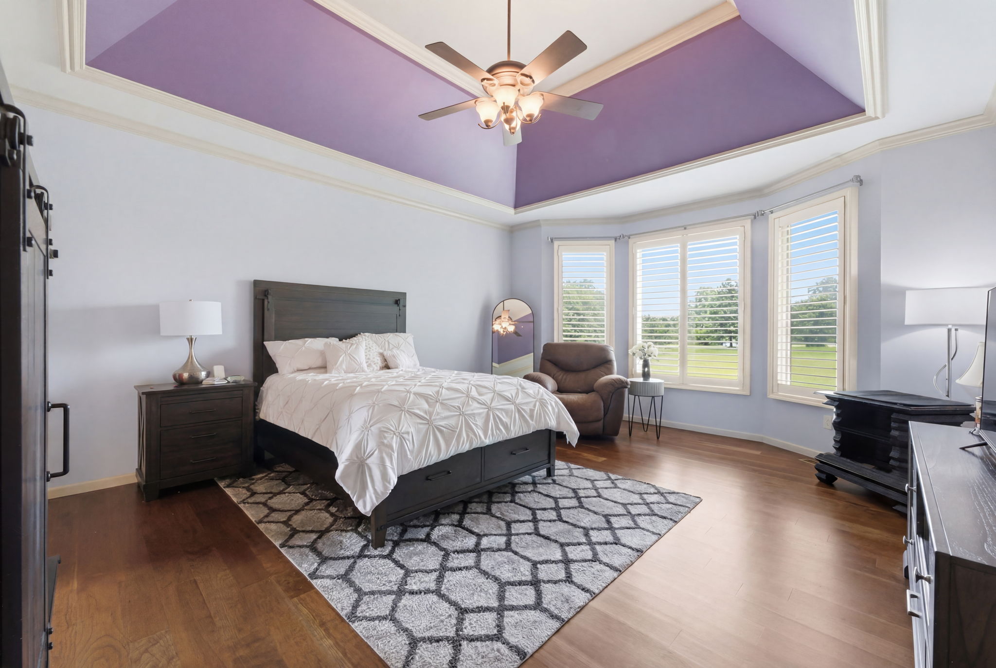 26 Primary Bedroom 01