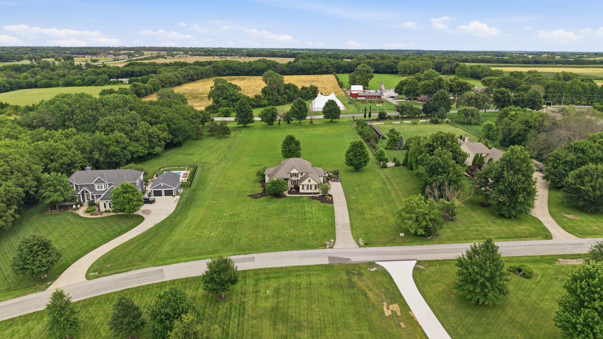 61 Aerial Neighborhood 01