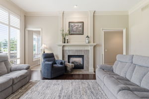 12 Living Room 02