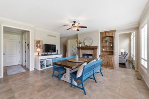 21 Breakfast Nook 03