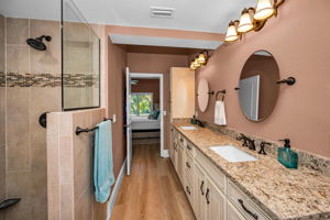 Primary Bathroom1c