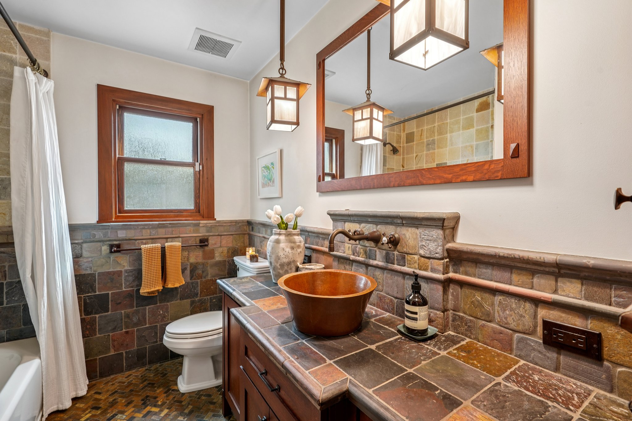 N Poinsettia Ave-L2908-027.jpg