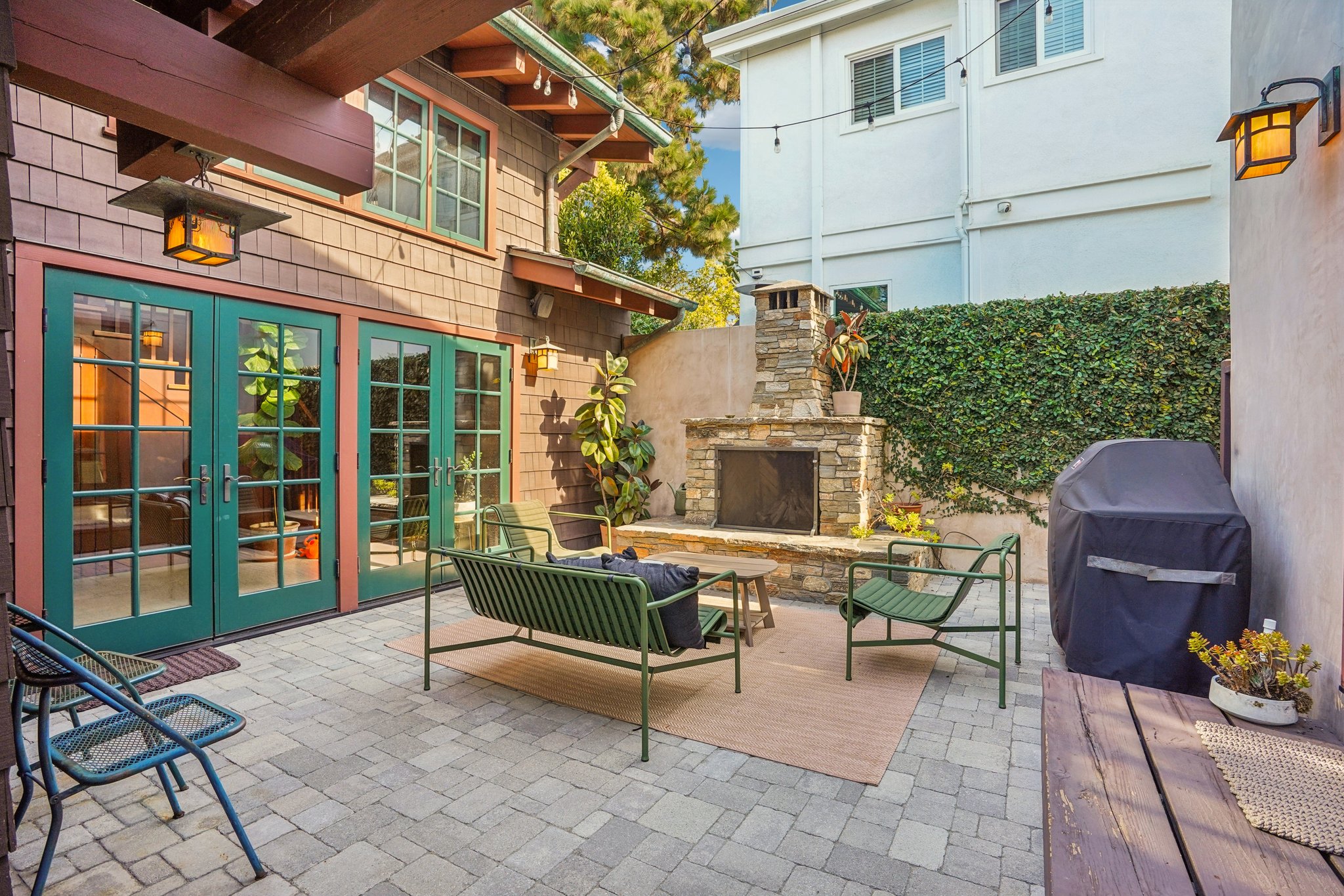 N Poinsettia Ave-L2908-050.jpg