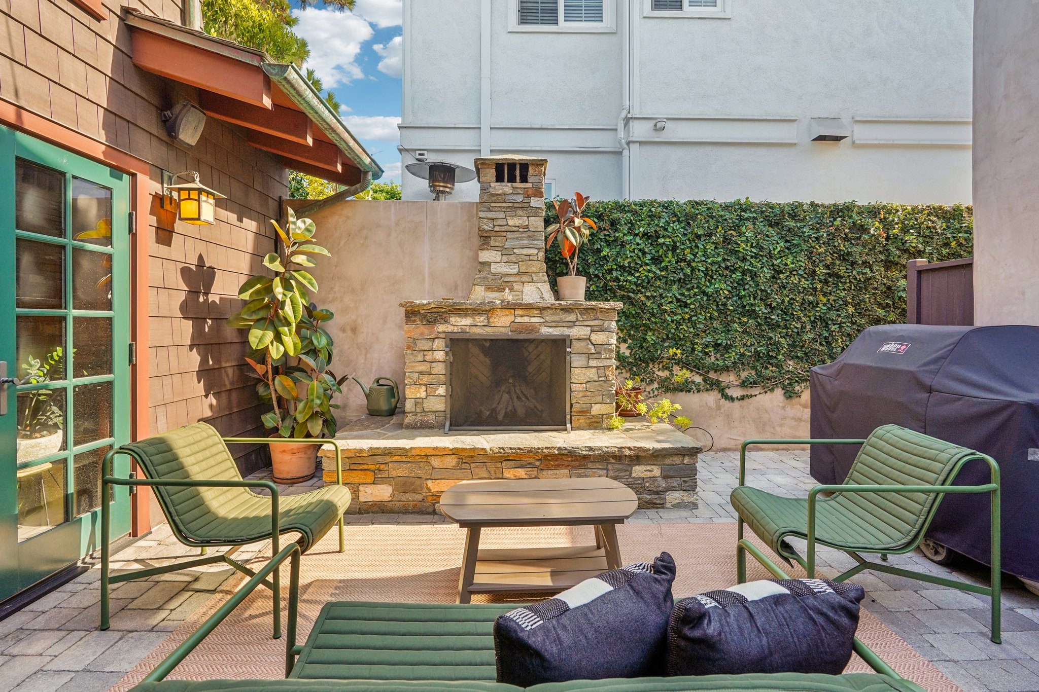 N Poinsettia Ave-L2908-052.jpg