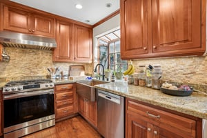N Poinsettia Ave-L2908-021.jpg