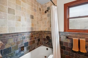 N Poinsettia Ave-L2908-028.jpg