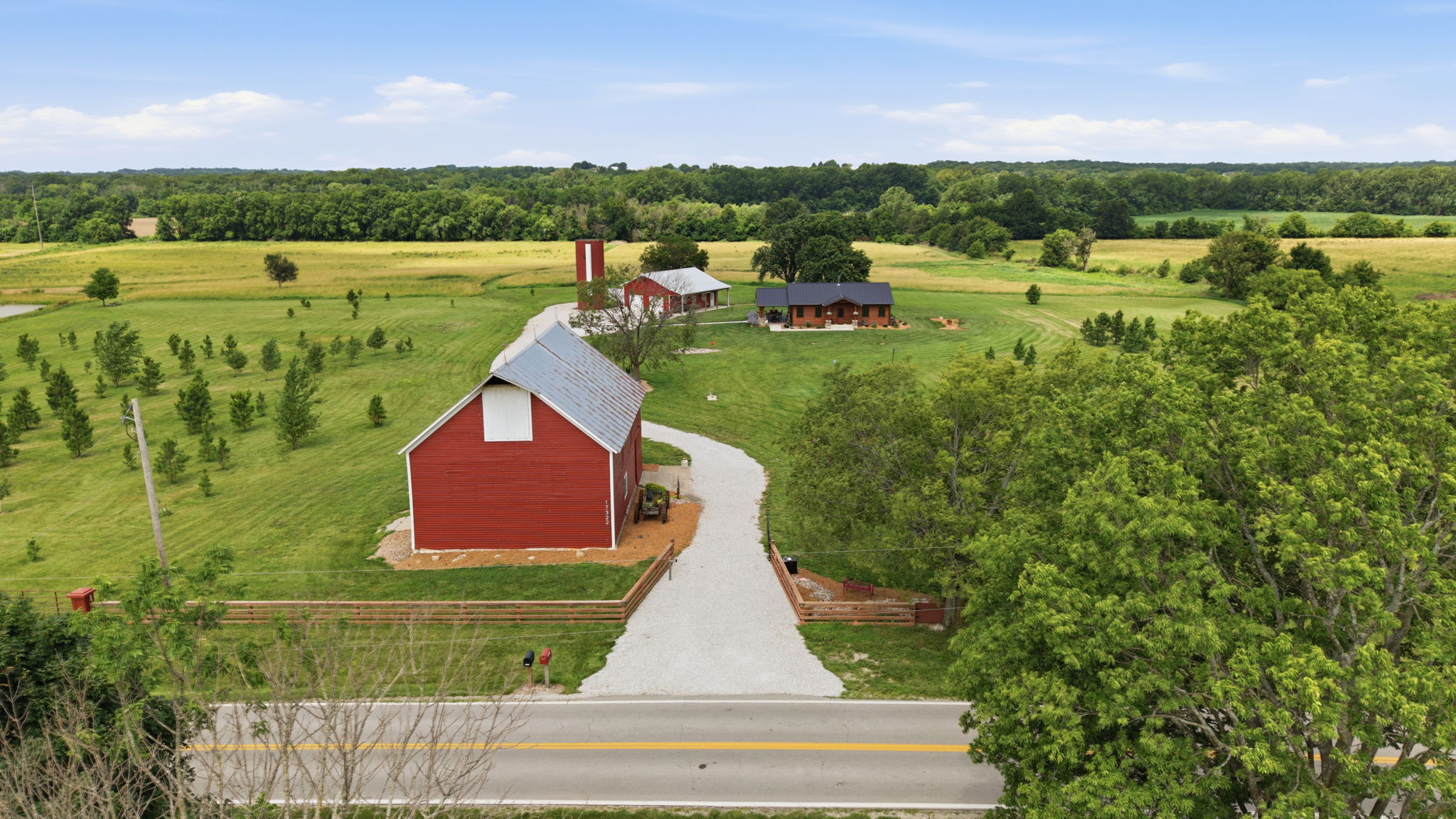 07 - Aerial Driveway 01