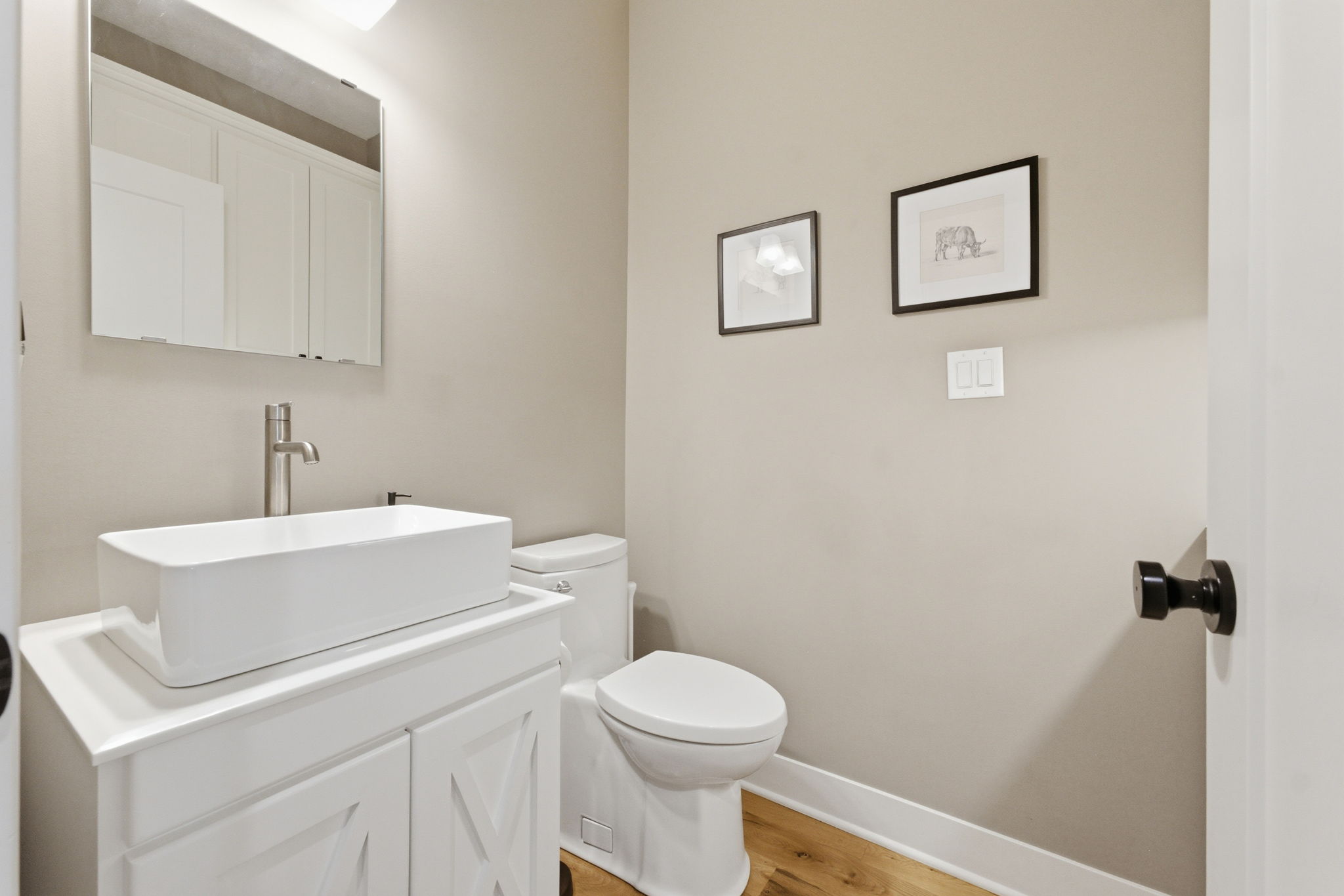 28 - Half Bath 01