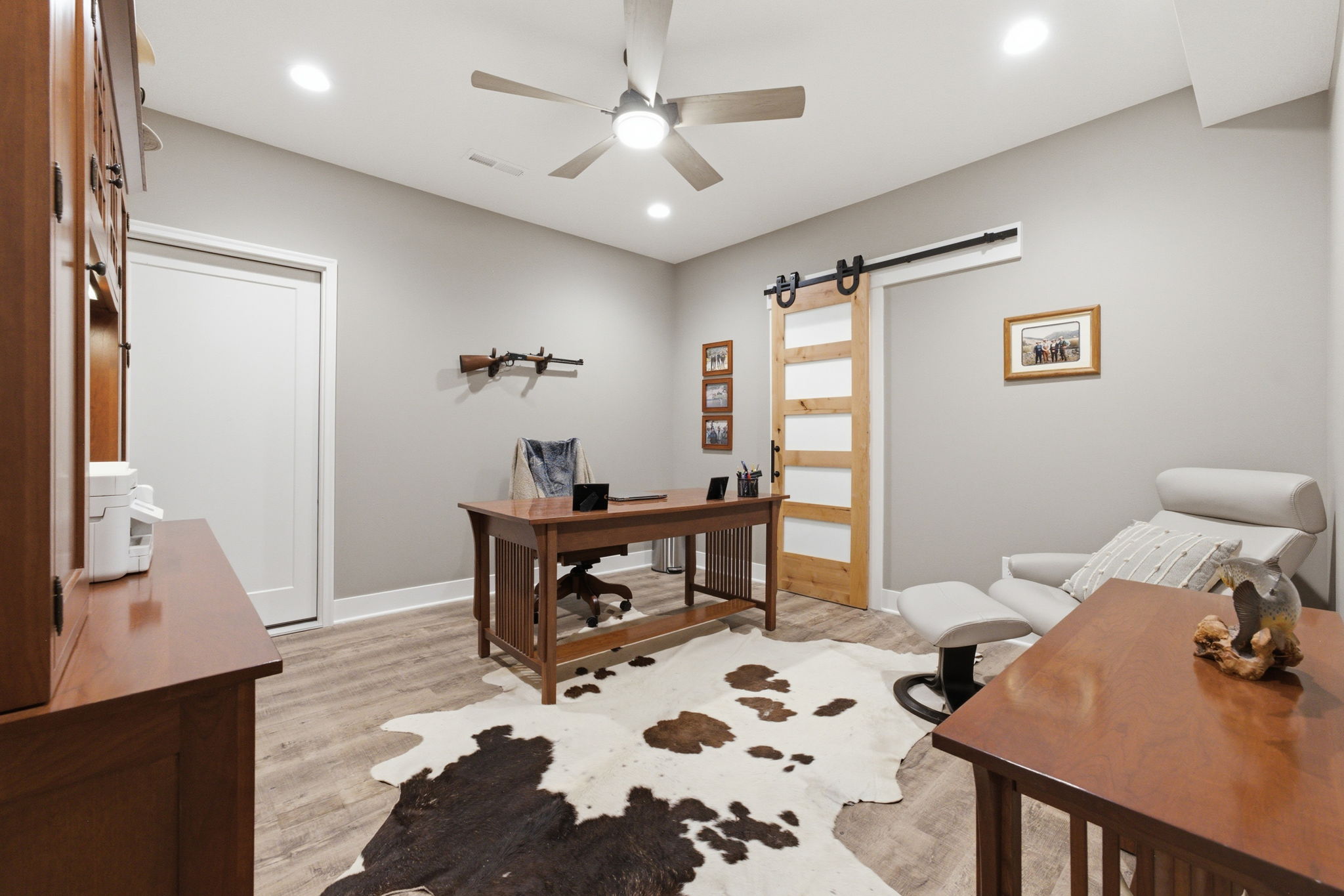 39 - Lower Level Office 01
