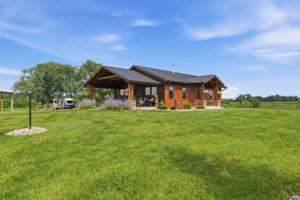 01 - Exterior Front 01