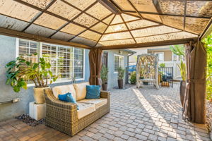 1733 Hornblend St-33