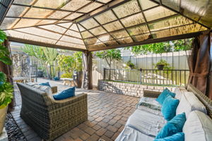 1733 Hornblend St-29