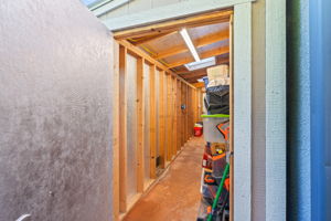 1733 Hornblend St-28