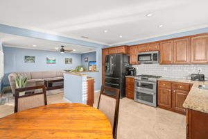 1733 Hornblend St-23