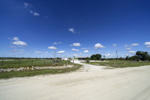  Photo 0
