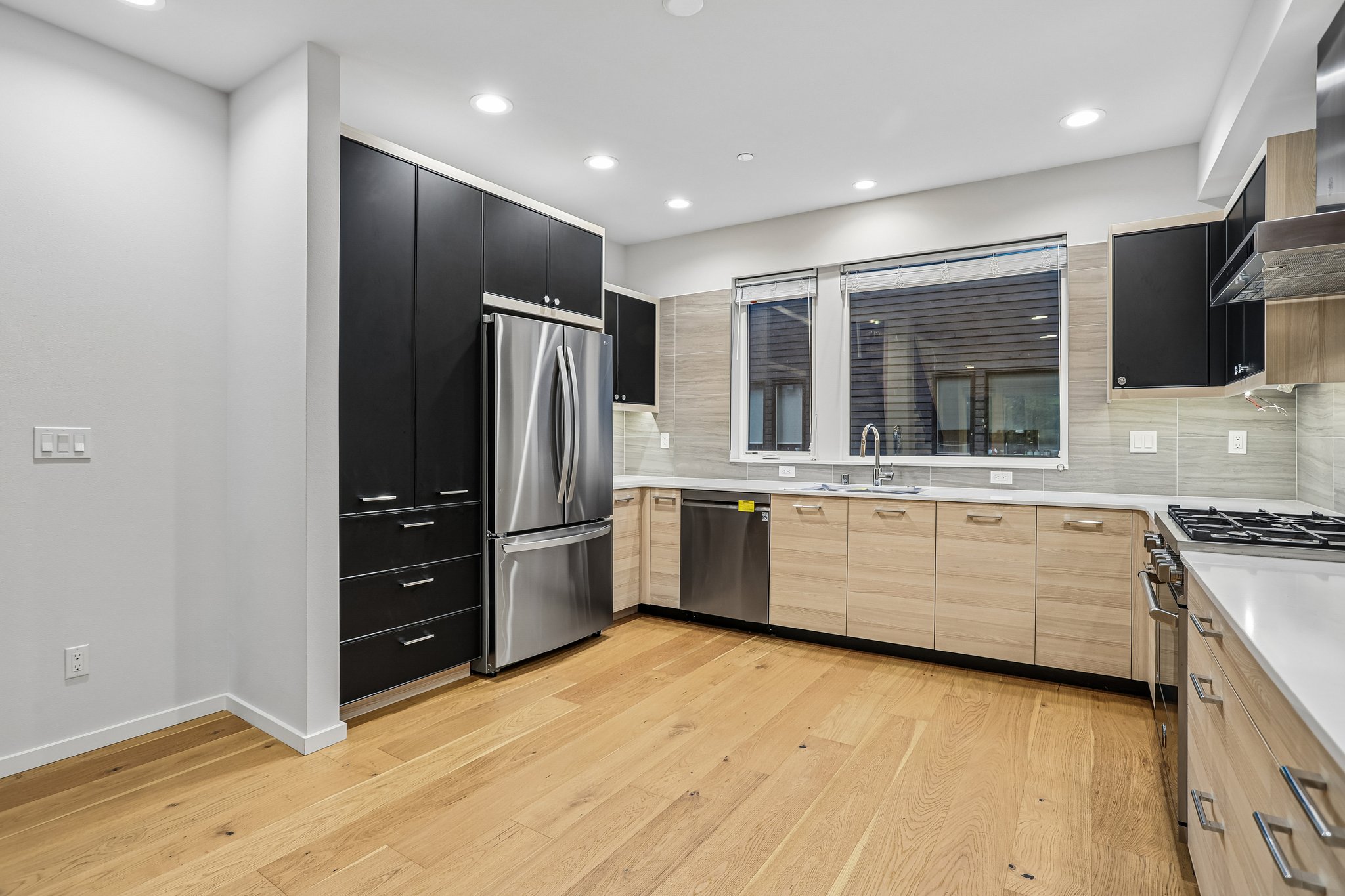 Bothell Way NE unit e-S2810-012.jpg