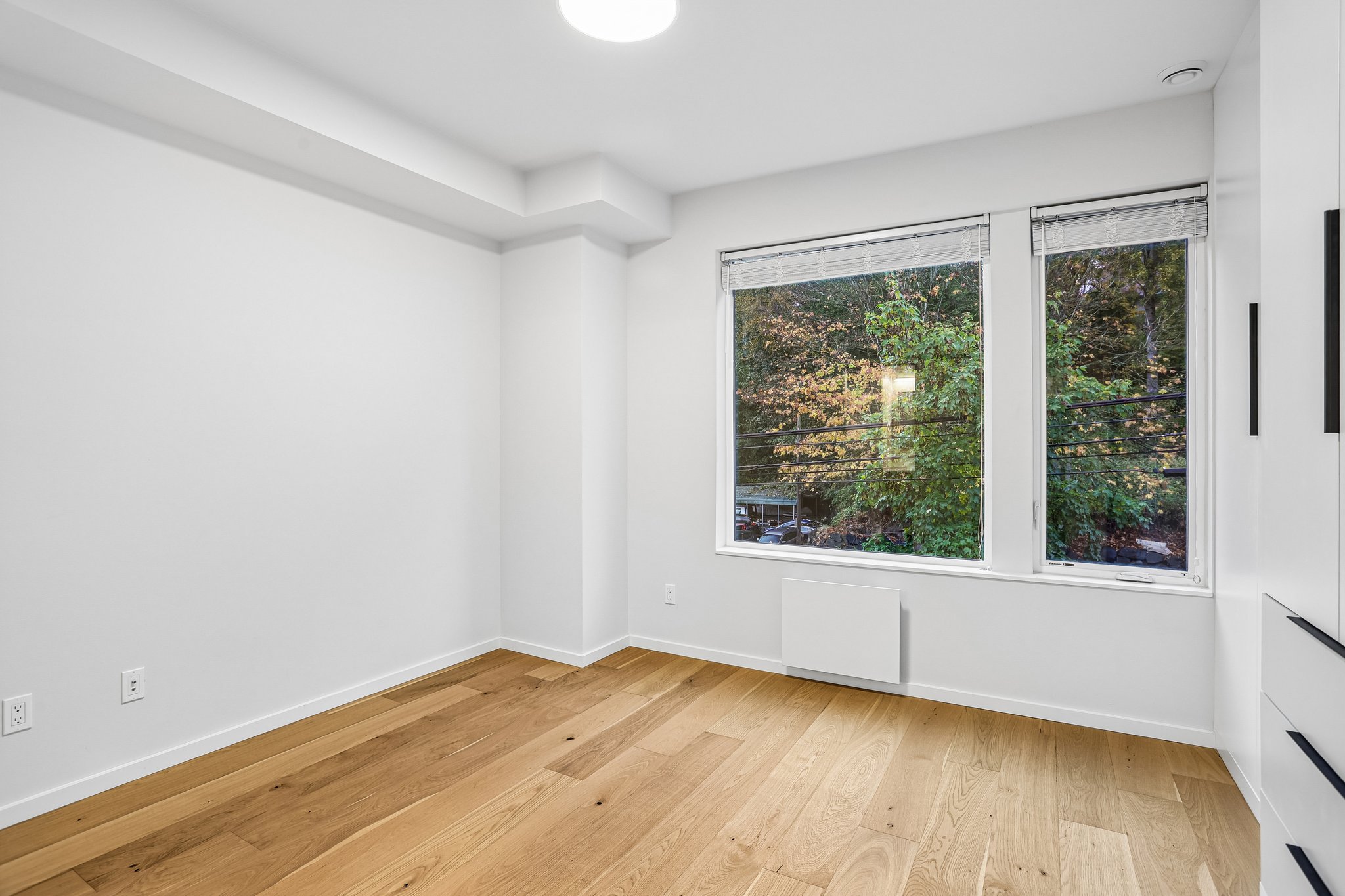 Bothell Way NE unit e-S2810-020.jpg