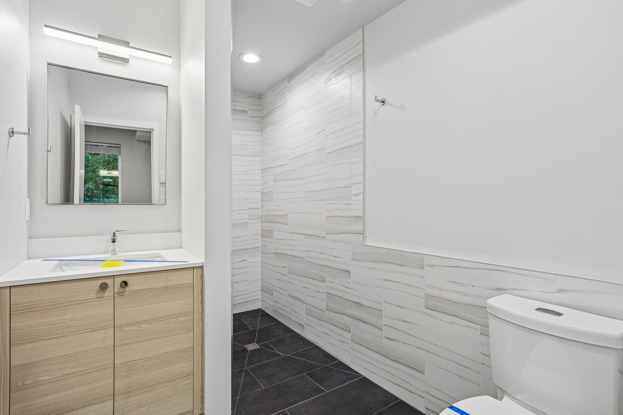 Bothell Way NE unit e-S2810-023.jpg