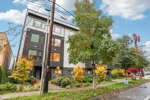 Bothell Way NE unit e-S2810-001.jpg