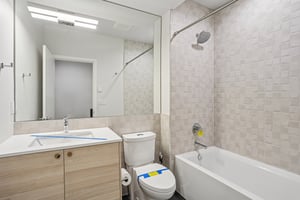 Bothell Way NE unit e-S2810-018.jpg