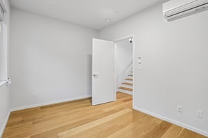 Bothell Way NE unit e-S2810-030.jpg