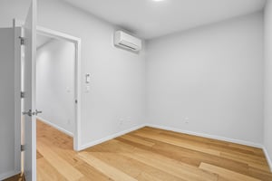 Bothell Way NE unit e-S2810-031.jpg