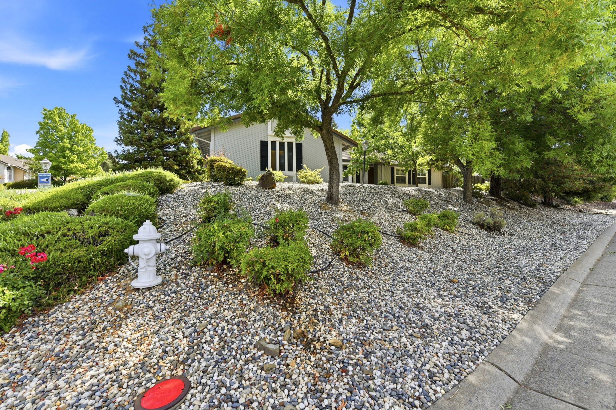 002_F8_1734 Canberra Pl