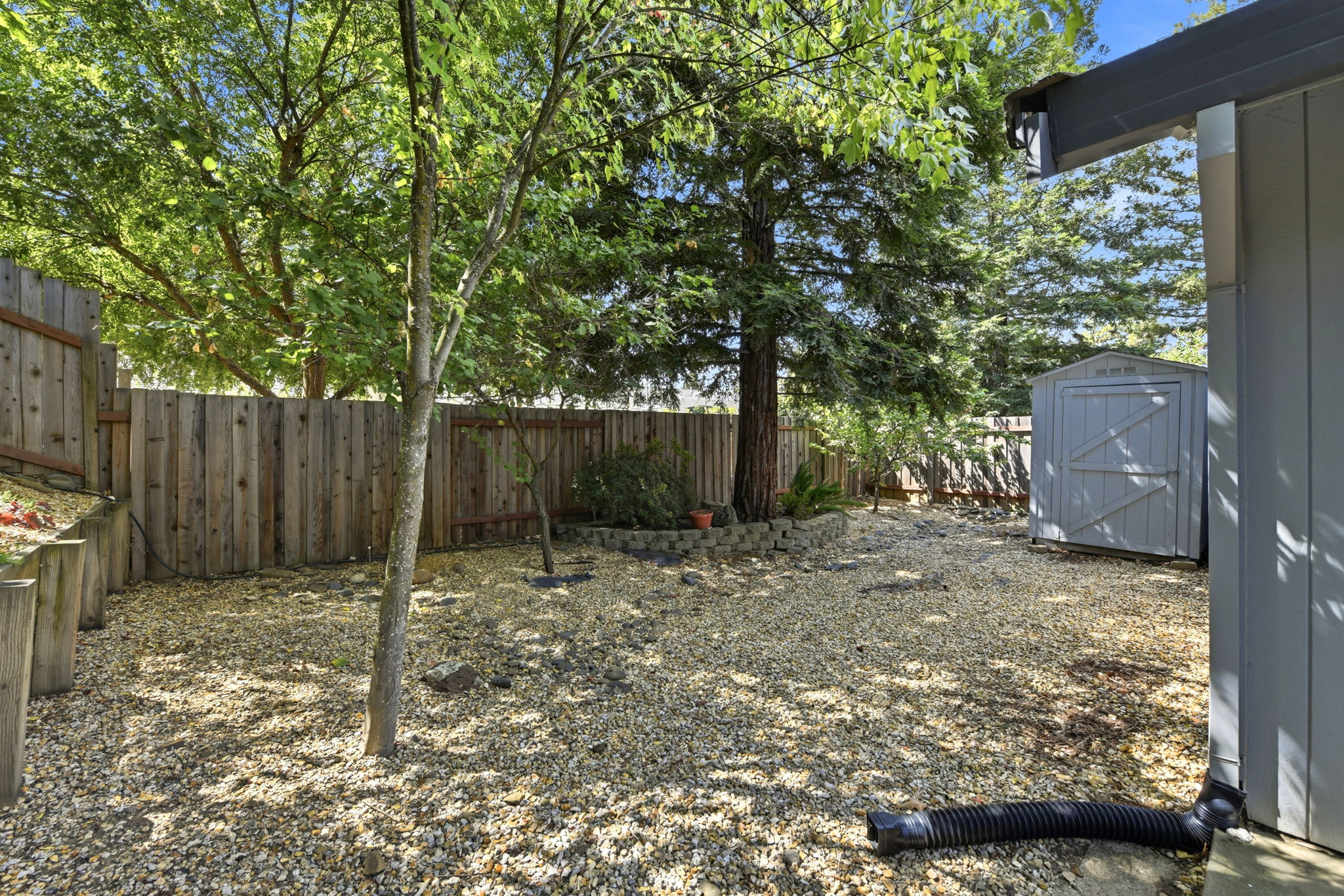 040_F8_1734 Canberra Pl