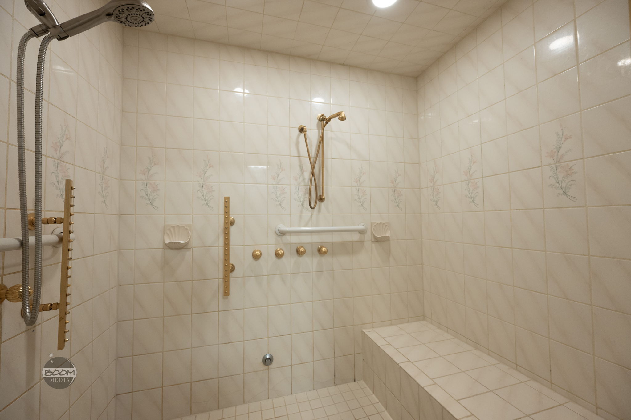  Photo 43