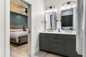  Photo 31