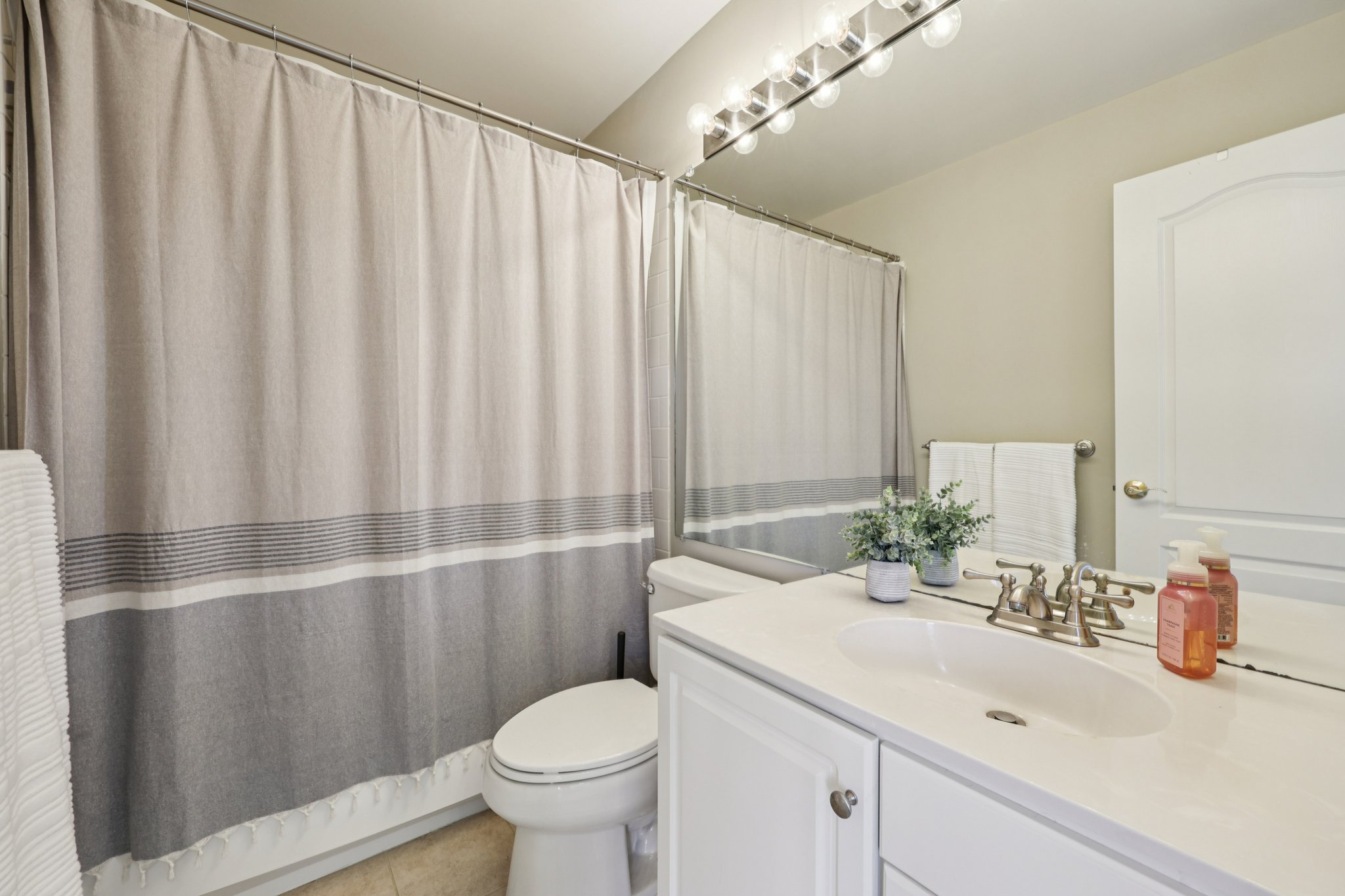 W Braddock Pl-S0210-026.jpg