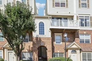 W Braddock Pl-S0210-002.jpg