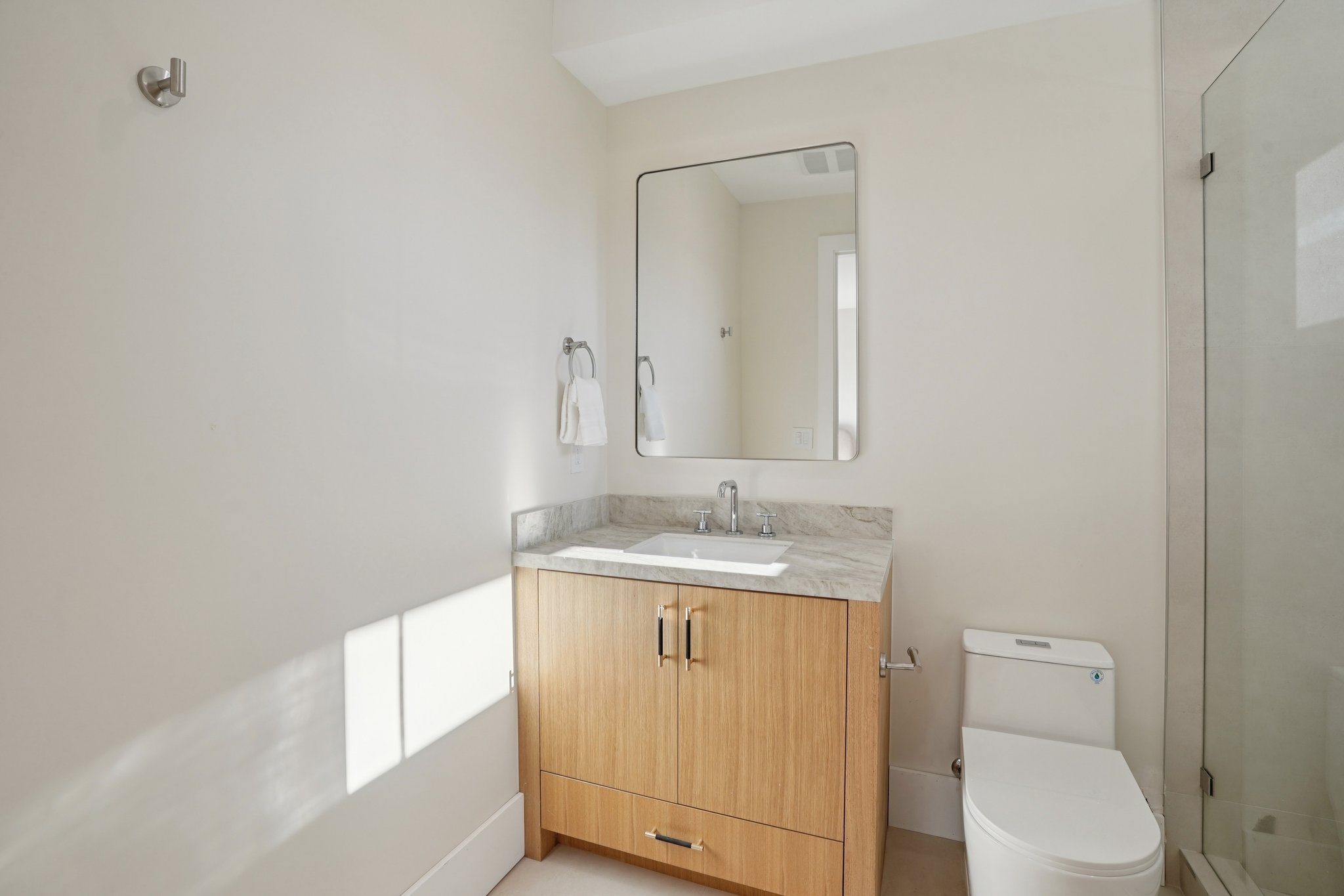 Toquet Dr-L2609-039.jpg