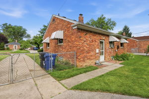 Photo 23