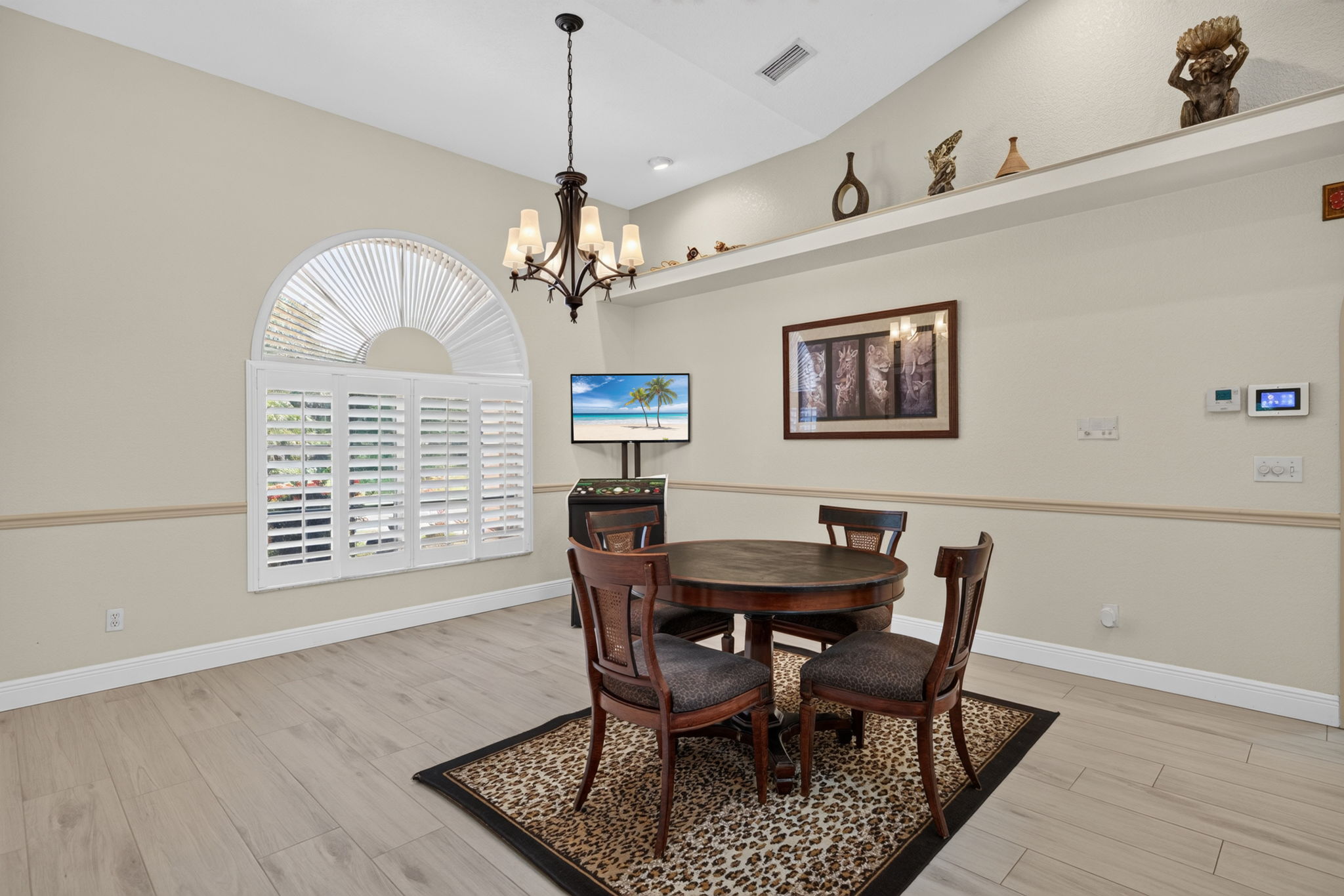 Dining Room 1 of 2