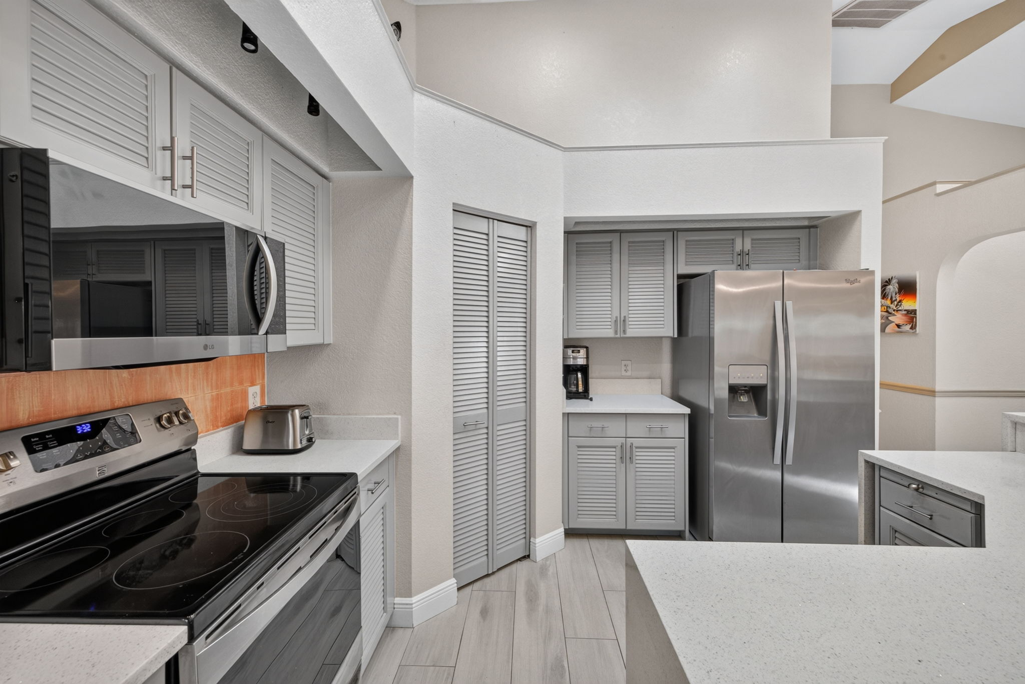 Kitchen 2 of 5